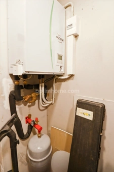 Maison en Pierre de 140 m² environ - 5 Pièces -3 Chambres + Grange sur terrain de 941 m² - CROMAC (87)