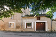 Maison de centre bourg - 116 m² - 6 Pièces - 4 chambres - Garage - Terrasse et Jardin - Terrain Non attenant 455m² - MAGNAC LAVAL 