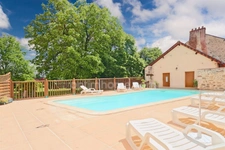 Propriété de Charme - Gîte de 103 m² - Capacité 12 personnes - 4 Chambres - Piscine et dépendances - terrain 11 500 m² environ  ARNAC LA POSTE (87)