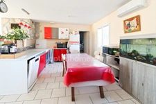 Maison contemporaine de Plain Pieds de 107 m² avec Piscine - 6 Pièces - 4 Chambres - Garage - Carport - Terrain 3525 m² - DROUX (87190)