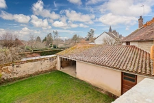 Maison de charme et de caractère 119 m² envrion - 5 Pièces - 4 CHAMBRES sur parcelle 300 m²  87190 MAGNAC LAVAL