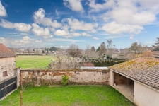Maison de charme et de caractère 119 m² envrion - 5 Pièces - 4 CHAMBRES sur parcelle 300 m²  87190 MAGNAC LAVAL