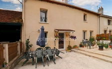 Maison de Village de 142 m² - 6 pièces - 4 chambres - Grange / Gararge - sur parcelles de 1935 m² - MAGNAC LAVAL (87190)