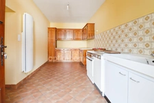 MAISON PLAIN PIED 2 Chambres - 77  m² + MAISON 3 niveaux - 3 Chambres - 82 m² - GARAGE et DEPENDANCES - terrain 1700 m² environ  MAGNAC LAVAL (87190)