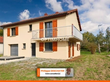 Maison entièrement rénovée sur deux niveaux indépendants de 129 m² - 6 pièces - 3 chambres sur terrain clos de 1744 m² - 87210 LE DORAT