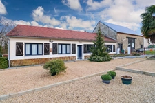 Maison Plain-Pied 124 m² - 5 pièces - 3 Chambres - Grange de 100 m² - terrain 2895 m² - SAINT LEGER MAGNAZEIX (87)