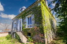 Maison de Charme et de Caractère -175 m² environ - 10 pièces - 7 chambres - Terrain 1450 m² environ - SAINT SULPICE LES FEUILLES (87)