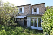 MAISON DE VILLAGE DE 140 m² - 6 pièces - 3 chambres - terrain 415 m² (87190 SAINT HILAIRE LA TREILLE)