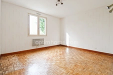 Maison de plain Pied de 104 m² - 7 pièces -  5 chambres - Véranda - Garage - sur parcelle de Terrain Clos de 1500 m² - MAGNAC LAVAL (87)
