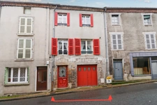 Maison de charme  de 104 m² - 4 pièces - 3 chambres ave cour et garage -  MAGNAC LAVAL (87)