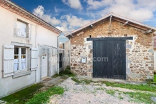 Maison 5 pièces 85 m² plain pied   - 2 chambres - sur parcelle terrain de 900 m²  + grange MAGNAC LAVAL (87)