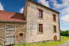 Propriété de Charme - Gîte de 103 m² - Capacité 12 personnes - 4 Chambres - Piscine et dépendances - terrain 11 500 m² environ  ARNAC LA POSTE (87)