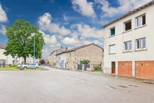 Immeuble de rapport à vendre à CHATEAUPONSAC (Haute-Vienne) - 2 Appartements Type F3 - 4 Garages 