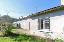 Maison de charme plain pieds 102 m² -  5 pièces - 2 Chambres - terrain 3 500 m² MAGNAC LAVAL (87190)