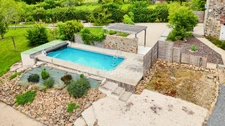 Propriété de Charme - 108 m² - 6 pièces - 4 Chambres - Piscine - Granges et Dépendances - Terrain 7 744 m² - MAGNAC LAVAL (87)