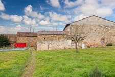 Maison de Charme de 116 m² - 4 pièces - 2 Chambres - Grange - Dépendances - Terrain - Bois - DROUX (87190)