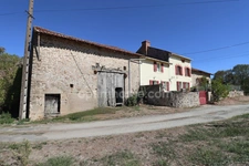 Maison de 166 m² - 9 pièces - 5 chambres - 3 Granges + dépendances - parcelle Terrain 5 184 m² DOMPIERRE LES EGLISES (87)