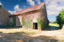 GRANGE en PIERRE de 170 M² sur terrain 3075 m² -  SAINT HILAIRE LA TREILLE (87)