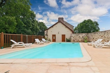 Propriété de Charme - Gîte de 103 m² - Capacité 12 personnes - 4 Chambres - Piscine et dépendances - terrain 11 500 m² environ  ARNAC LA POSTE (87)