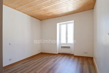 Maison de Village entièrement Rénovée de 75 m² - 3 chambres - 4 PIECES - MAGNAC LAVAL (87190)