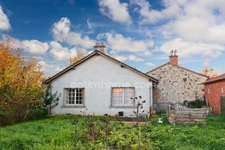 Maison 5 pièces 85 m² plain pied   - 2 chambres - sur parcelle terrain de 900 m²  + grange MAGNAC LAVAL (87)