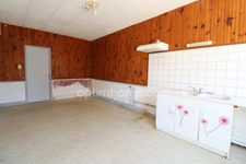 MAISON DE VILLAGE DE 140 m² - 6 pièces - 3 chambres - terrain 415 m² (87190 SAINT HILAIRE LA TREILLE)