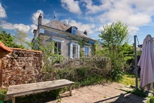 Maison de Charme et de Caractère -175 m² environ - 10 pièces - 7 chambres - Terrain 1450 m² environ - SAINT SULPICE LES FEUILLES (87)