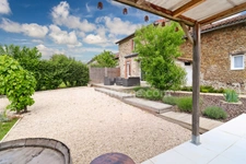 Propriété de Charme - 108 m² - 6 pièces - 4 Chambres - Piscine - Granges et Dépendances - Terrain 7 744 m² - MAGNAC LAVAL (87)