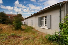 Maison de charme plain pieds 102 m² -  5 pièces - 2 Chambres - terrain 3 500 m² MAGNAC LAVAL (87190)