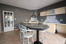 MAISON DE CENTRE VILLE DE 134 M² - 4 CHAMBRES - GARAGE - Jardin 160 m² - LE DORAT 87210