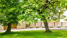 Propriété de Charme - Gîte de 103 m² - Capacité 12 personnes - 4 Chambres - Piscine et dépendances - terrain 11 500 m² environ  ARNAC LA POSTE (87)