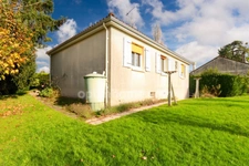 Maison sur semi-sous sol enterrée de 87 m² - 5 pièces - 3 Chambres - Garage - Terrain de 655 m² - MAGNAC LAVAL (87)