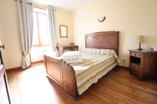 Propriété de Charme - Gîte de 103 m² - Capacité 12 personnes - 4 Chambres - Piscine et dépendances - terrain 11 500 m² environ  ARNAC LA POSTE (87)