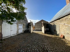 Très belle maison de  8 pièces CREPY (02)