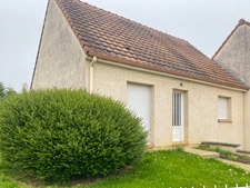 Maison de semi plain pied   4 pièces CHARMES (02)