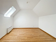 Maison de semi plain pied   4 pièces CHARMES (02)