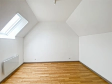 Maison de semi plain pied   4 pièces CHARMES (02)