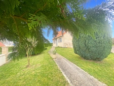 Maison semi plain pied de 100m²   A  AUTREMENCOURT (02)