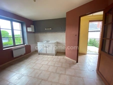 vente d un ensemble immobilièr de 4 maisons et 1 appartement louer 15 pièces Proche de VERVINS (02)
