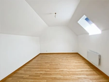 Maison de semi plain pied   4 pièces CHARMES (02)
