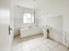 Maison de semi plain pied   4 pièces CHARMES (02)