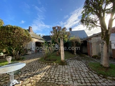 Très belle maison de  8 pièces CREPY (02)