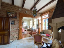 Très belle maison de  8 pièces CREPY (02)