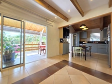 Maison T4 rénovée + studio indépendant neuf – Vue océan – Plateau Caillou