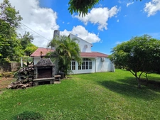 Villa T7 de 276 m² sur 1 661 m² de terrain plat – Bas de St-François