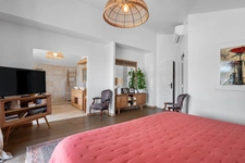 Maison à vendre 10 pièces SAINT GILLES LES BAINS (974)