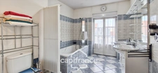 VICHY (03) - For sale - Penthouse apartment - 5 rooms + enclosed garage