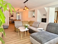 Maison familiale : 5 chambres, près de 80 m² de pièce de vie, une terrasse de 60 m² et un jardin de plus de 975 m² à Moulins-Saint-Hubert (55) Proche Belgique et Luxembourg