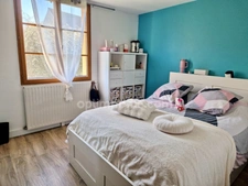 Maison individuelle – vie de plain-pied – 5 chambres + bureau, grenier aménageable et studio indépendant – Fort potentiel à Bazeilles (08), proche Belgique