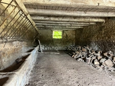 Corps de ferme en pierre à rénover – Plus de 400 m² de bâtiments – Terrain 1 000 m² – Beau potentiel en Ardennes Autruche (08240)